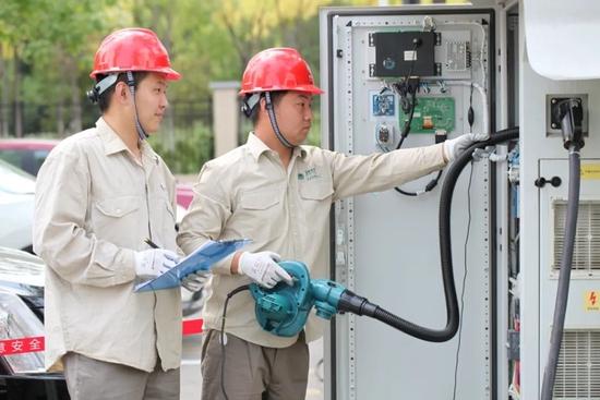国资报告｜两大电网协力推动充电桩产业发展